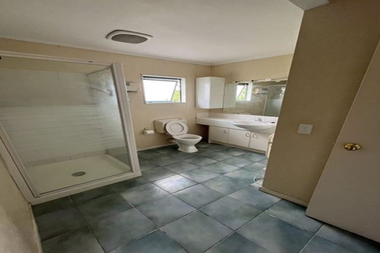 Photo of property in 2/15 Dunn Place, Farm Cove, Auckland, 2010