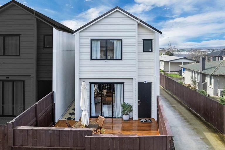 Photo of property in 2 Fields Road, Manurewa, Auckland, 2102