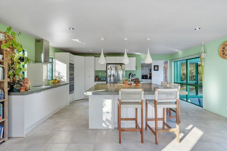 Photo of property in 1559 Pataua Road North, Pataua North, Whangarei, 0175