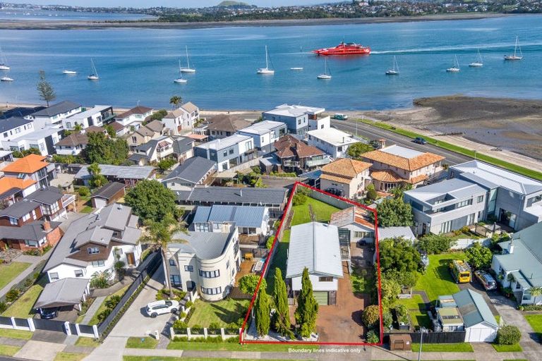 Photo of property in 3 Hattaway Avenue, Bucklands Beach, Auckland, 2012