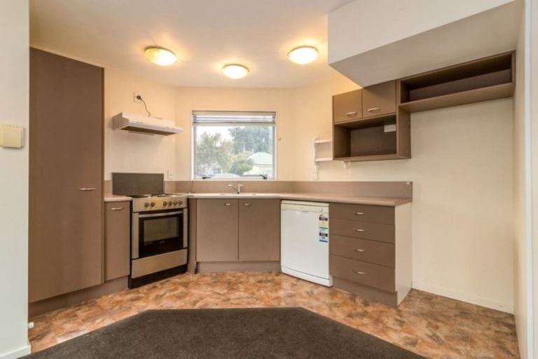 Photo of property in 31 Olliviers Road, Phillipstown, Christchurch, 8011