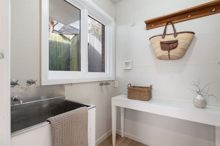 Photo of property in 97 Dyers Pass Road, Cashmere, Christchurch, 8022