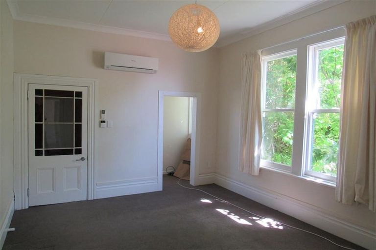 Photo of property in 72 Fairlie Terrace, Kelburn, Wellington, 6021
