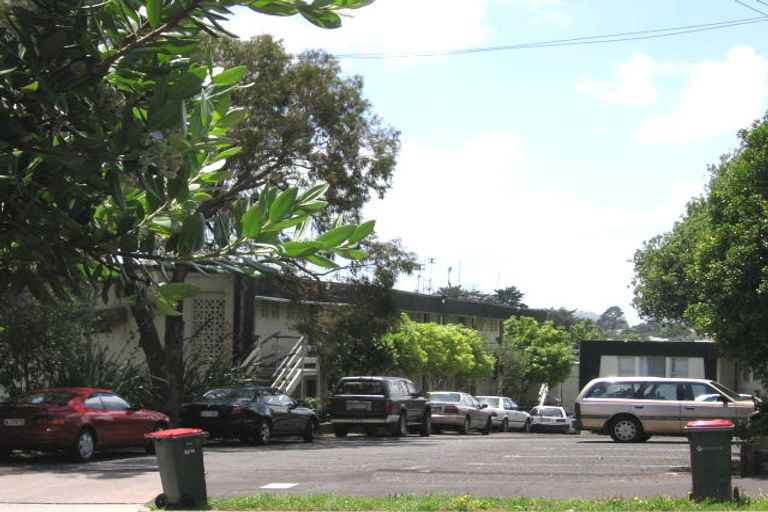 Photo of property in 8/32 Blockhouse Bay Road, Avondale, Auckland, 1026