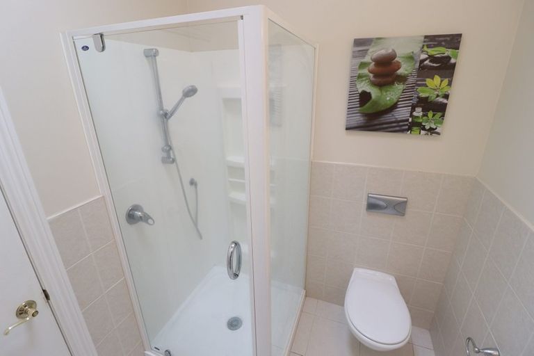 Photo of property in 104 Kitchener Road, Milford, Auckland, 0620