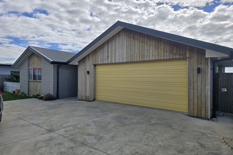 Photo of property in 6 Burke Lane, Amberley, 7410