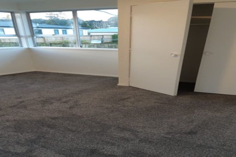 Photo of property in 38 Riverpark Crescent, Henderson, Auckland, 0610
