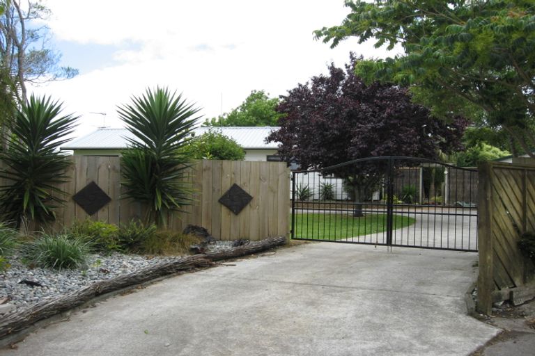 Photo of property in 26 Puriri Road, Pukekohe, 2120