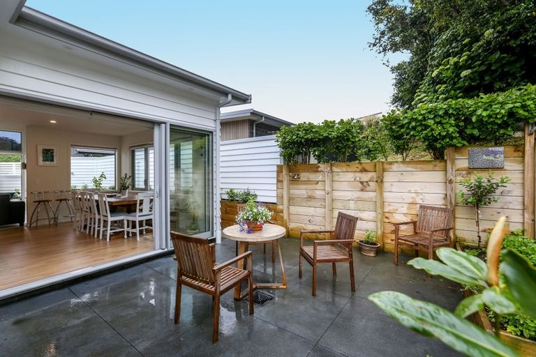 Photo of property in 4 Mackillop Way, Brooklands, New Plymouth, 4310