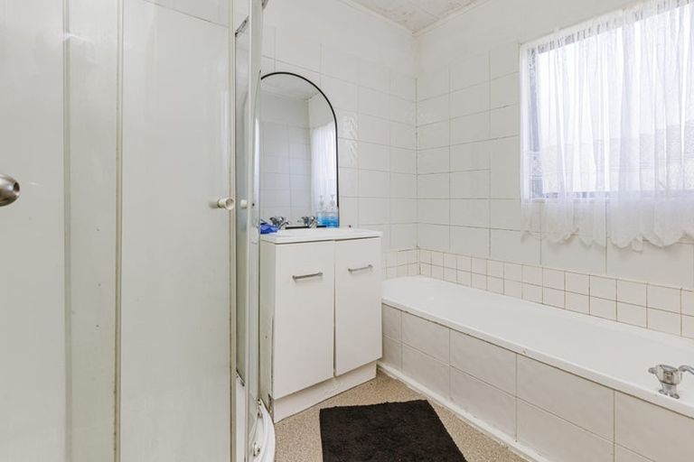 Photo of property in 1/22 Barneys Farm Road, Clendon Park, Auckland, 2103