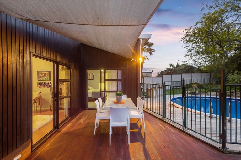 Photo of property in 8 Hamish Place, Sunnyhills, Auckland, 2010