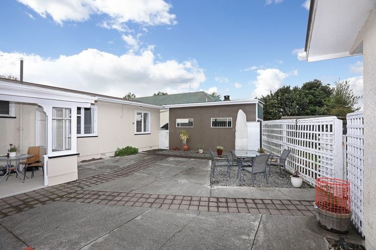 Photo of property in 21 Oxford Street, Marton, 4710