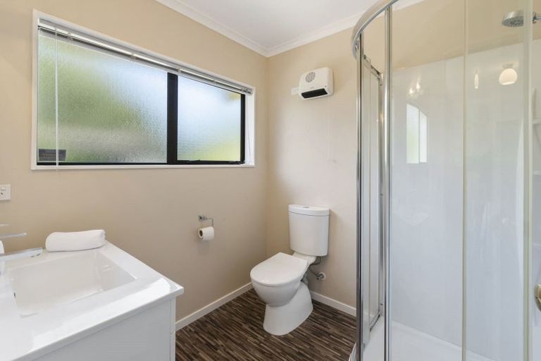 Photo of property in 2 Ashleigh Way, Waikanae Beach, Waikanae, 5036