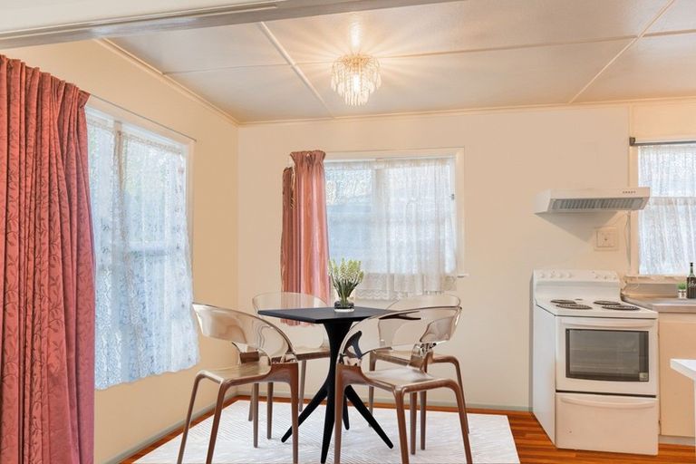 Photo of property in 142 Arawhata Road, Paraparaumu, 5032