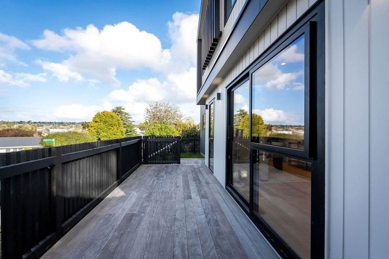 Photo of property in 9a O'donn Avenue, Beach Haven, Auckland, 0626