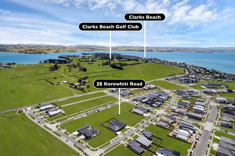 Photo of property in 25 Korowhiti Road, Clarks Beach, 2122