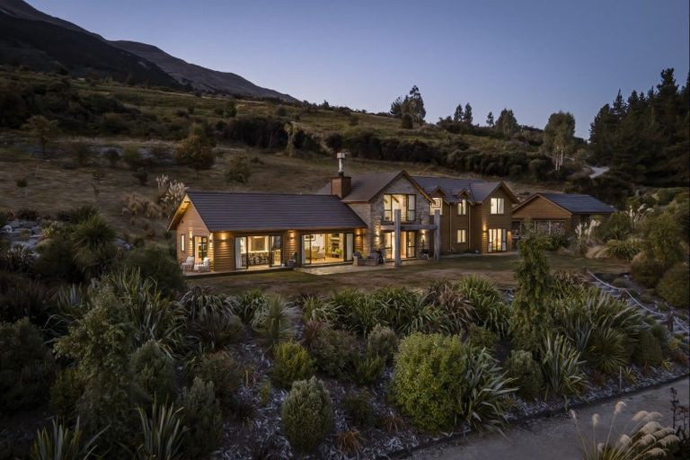 Photo of property in 1147b Lake Hawea-albert Town Road, Albert Town, Wanaka, 9382