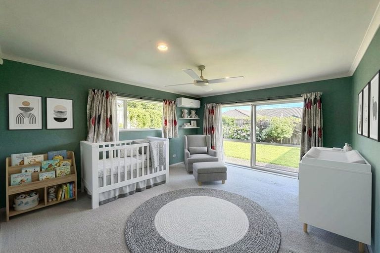 Photo of property in 12 Adrigole Place, East Tamaki, Auckland, 2013