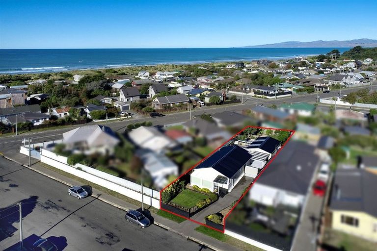Photo of property in 41 Effingham Street, North New Brighton, Christchurch, 8083