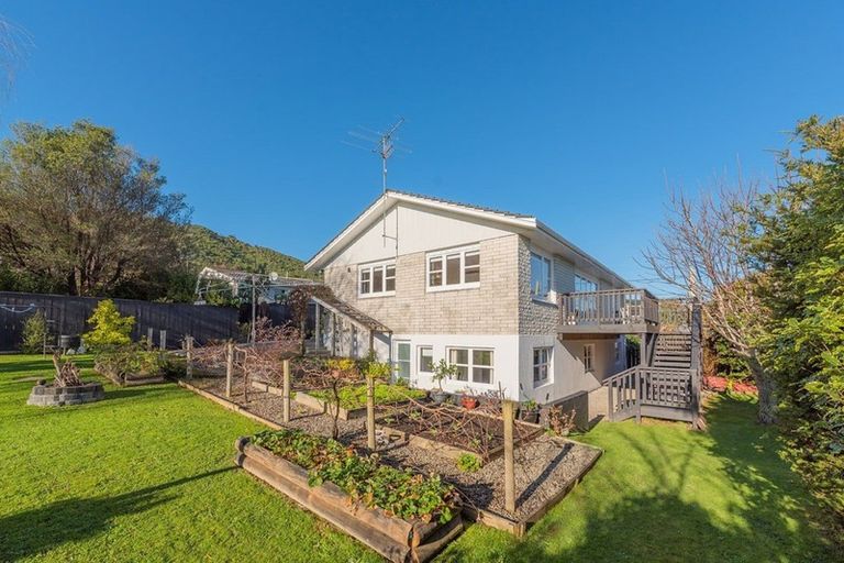 Photo of property in 9 Ruru Street, Waikanae, 5036