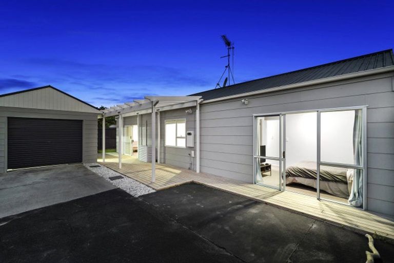 Photo of property in 8 Mardi Place, Mount Maunganui, 3116