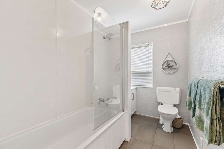 Photo of property in 1/436 Great South Road, Opaheke, Papakura, 2113