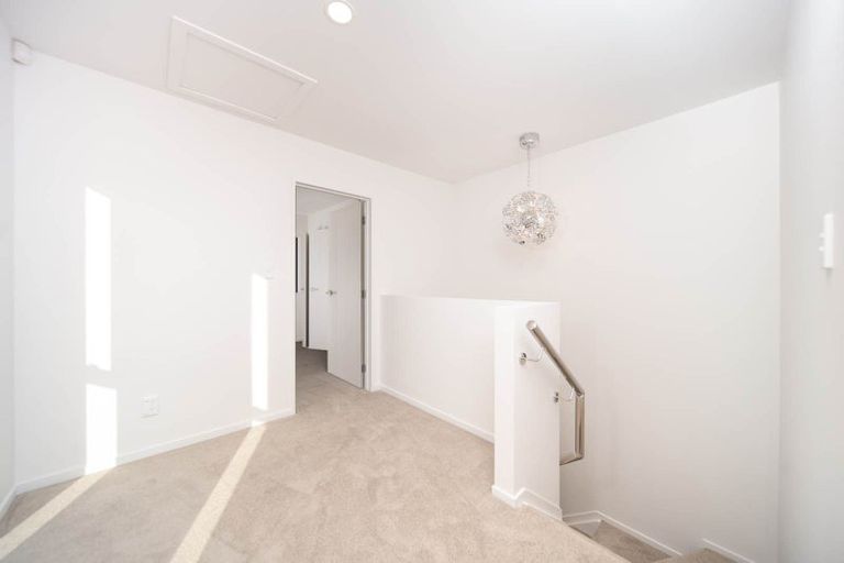 Photo of property in 5/4 Bittern Place, Henderson, Auckland, 0610