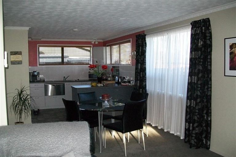 Photo of property in 1/200 Sawyers Arms Road, Bishopdale, Christchurch, 8053