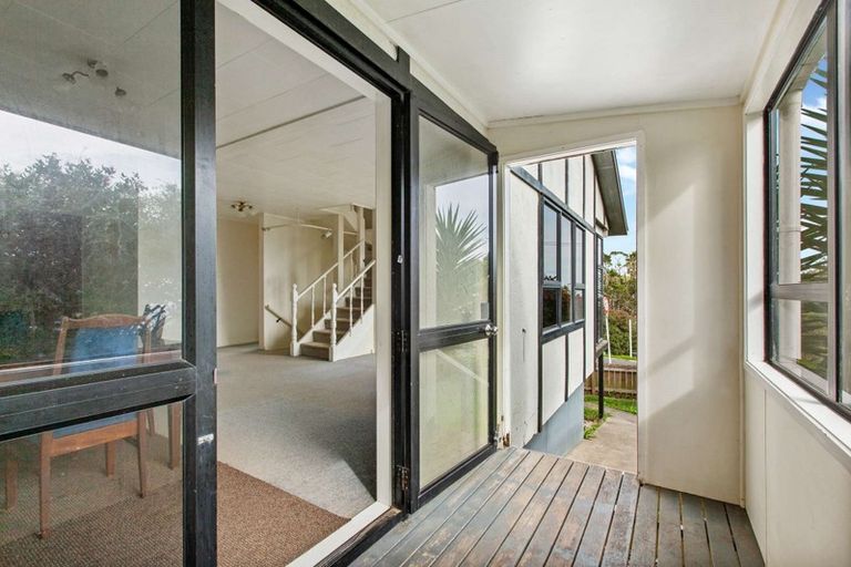 Photo of property in 2 Seaview Road, Cable Bay, 0420