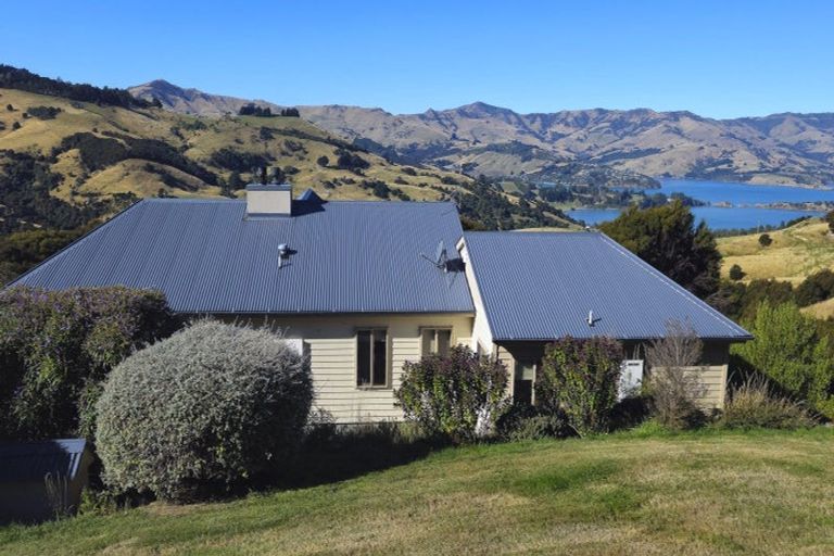 Photo of property in 5447 Christchurch Akaroa Road, Duvauchelle, 7582