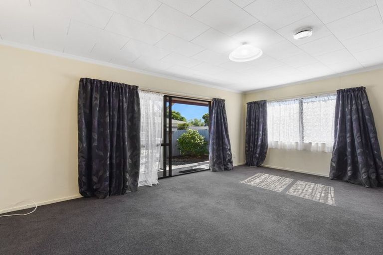 Photo of property in 2/8 Browning Crescent, Stoke, Nelson, 7011