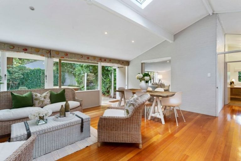 Photo of property in 17 Chepstow Avenue, Fendalton, Christchurch, 8052