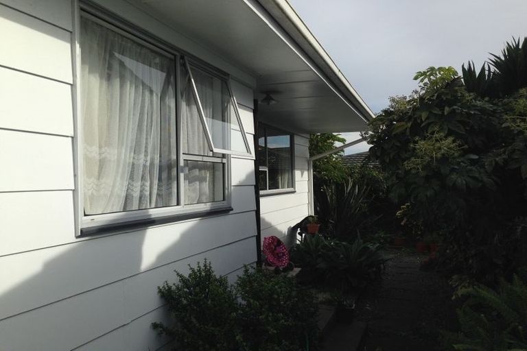 Photo of property in 2/521 Pakuranga Road, Howick, Auckland, 2010