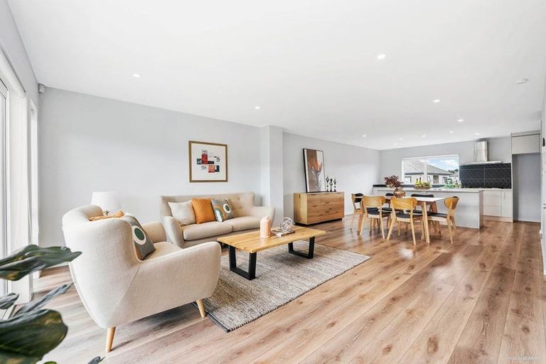 Photo of property in 87 Bordeaux Parade, Te Atatu South, Auckland, 0610