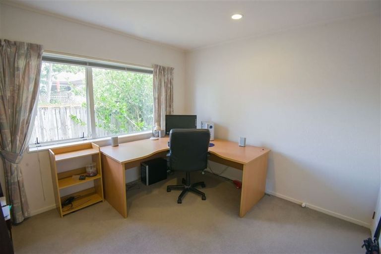 Photo of property in 8 Amberwood Drive, Northpark, Auckland, 2013