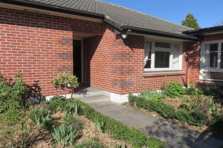 Photo of property in 51 Main Road North, Geraldine, 7930