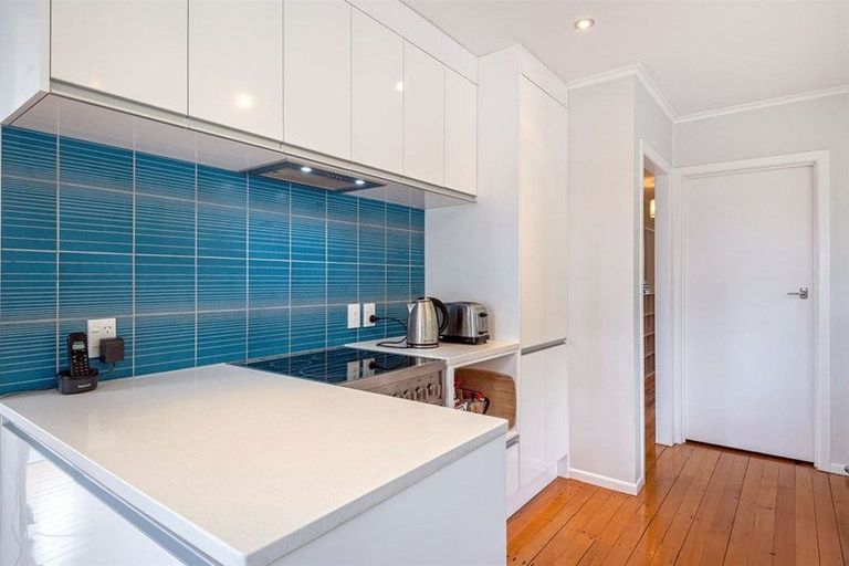 Photo of property in 24 Evans Road, Glen Eden, Auckland, 0602