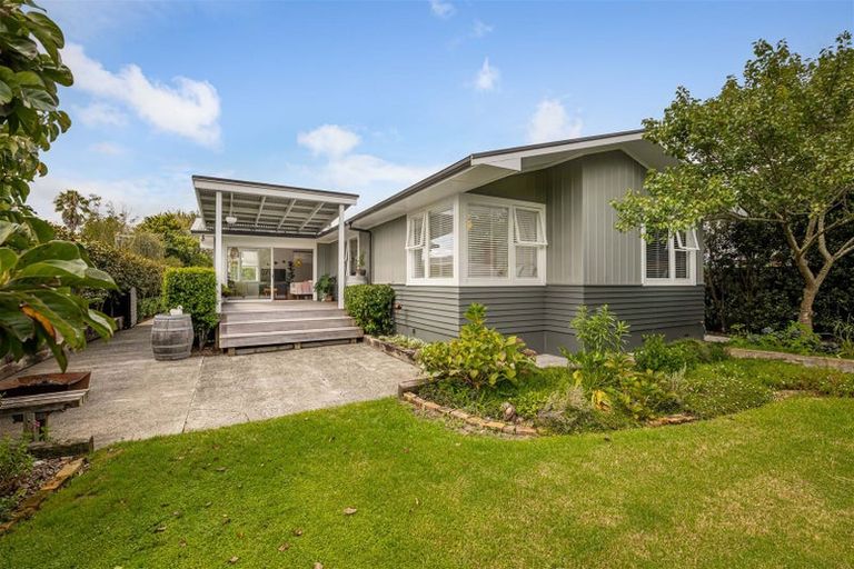 Photo of property in 12 Trigg Road, Huapai, Kumeu, 0810