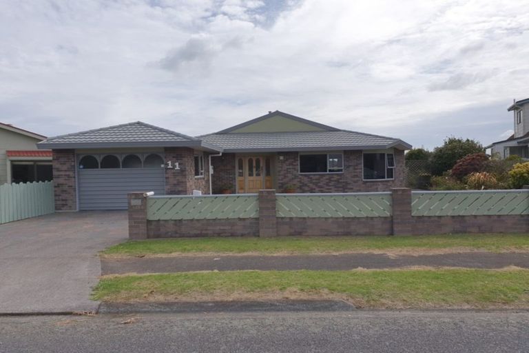 Photo of property in 11 Ponderosa Place, Opunake, 4616