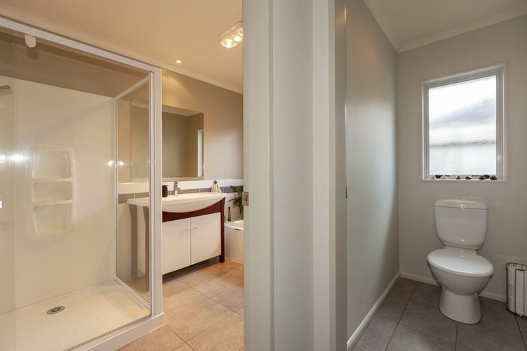 Photo of property in 37 Consort Close, Paraparaumu Beach, Paraparaumu, 5032