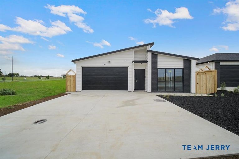 Photo of property in 101 Mutetai Road, Clarks Beach, 2122