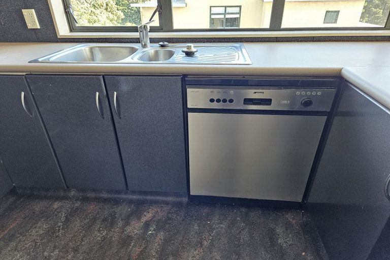 Photo of property in 564i Adelaide Road, Berhampore, Wellington, 6023