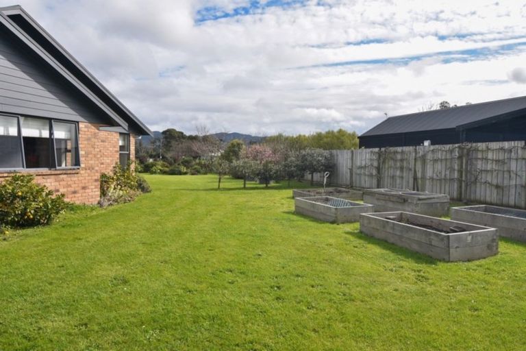 Photo of property in 19 Carrington Drive, Carterton, 5713