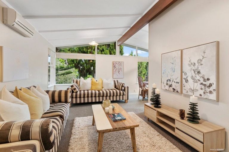 Photo of property in 22 Pendlebury Street, Green Bay, Auckland, 0604