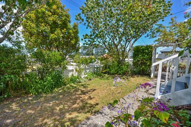 Photo of property in 30 Puriri Street, Helensville, 0800