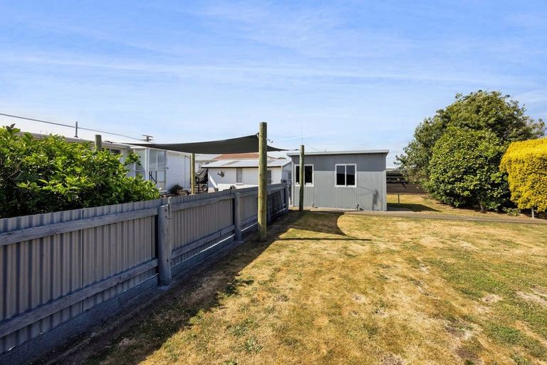 Photo of property in 14 Buchanan Place, Hawera, 4610