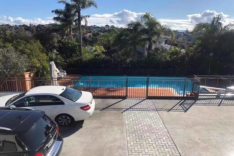 Photo of property in 2 Mellons Bay Road, Howick, Auckland, 2014