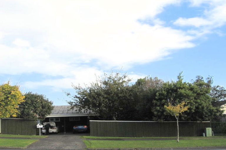 Photo of property in 67 Gossamer Drive, Pakuranga Heights, Auckland, 2010