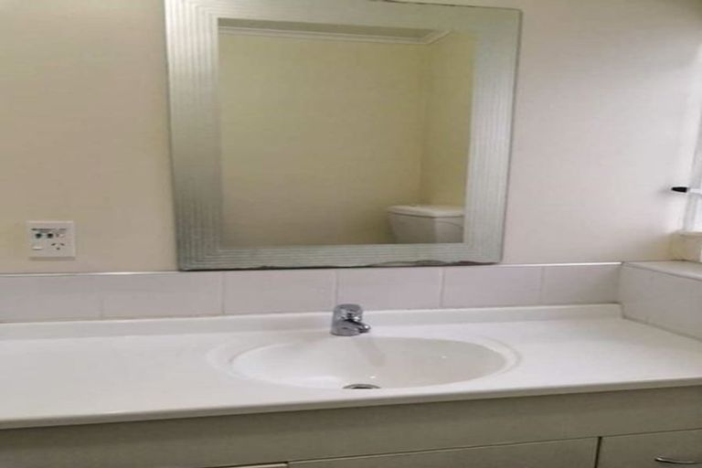 Photo of property in 1/75 Settlement Road, Papakura, 2110