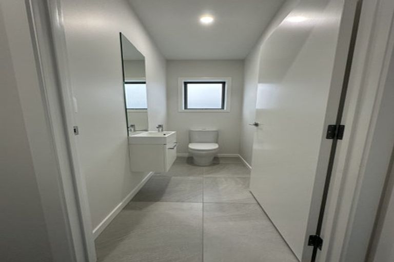 Photo of property in 5 Cassin Place, Taradale, Napier, 4112